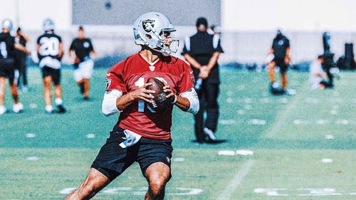 JIMMY GAROPPOLO Trending Image: Jimmy Garoppolo leaves Raiders practice early as coaches monitor injured foot